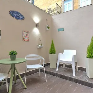  Appartement Traditional With A Terrace, Ac And Fast Internet